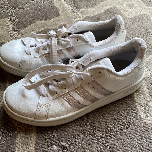 Adidas white with metallic stripes sneakers. Size 7. Good used condition - Picture 6 of 6